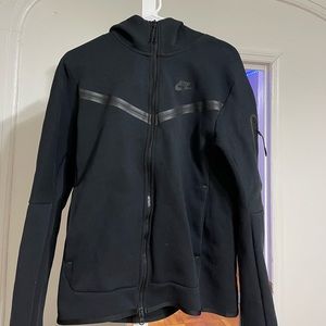 Black men’s nike tech